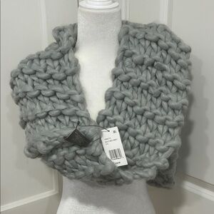 Vince Camuto o/s eternity scarf NEW heather grey  soft chunky cable knit cozy
